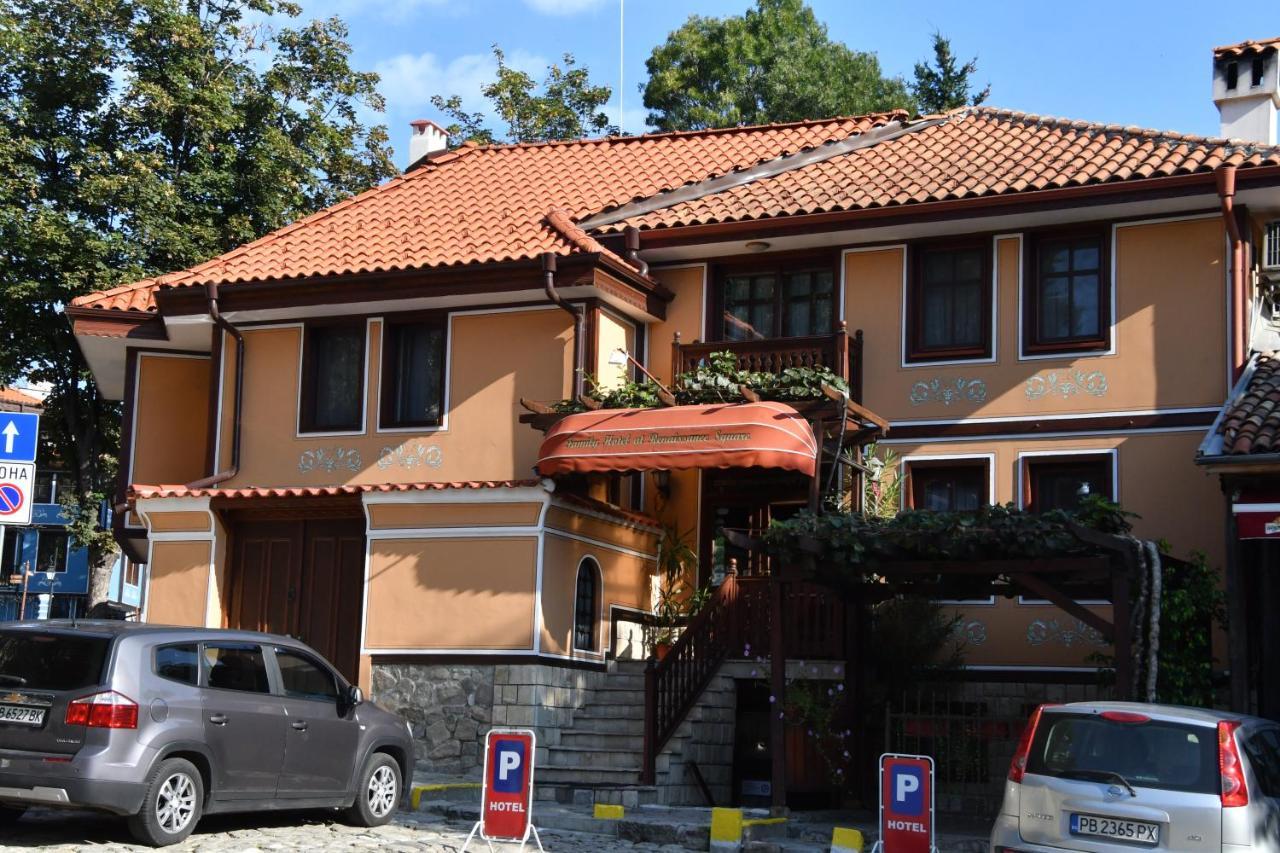 Family Hotel At Renaissance Square Plovdiv Exterior photo